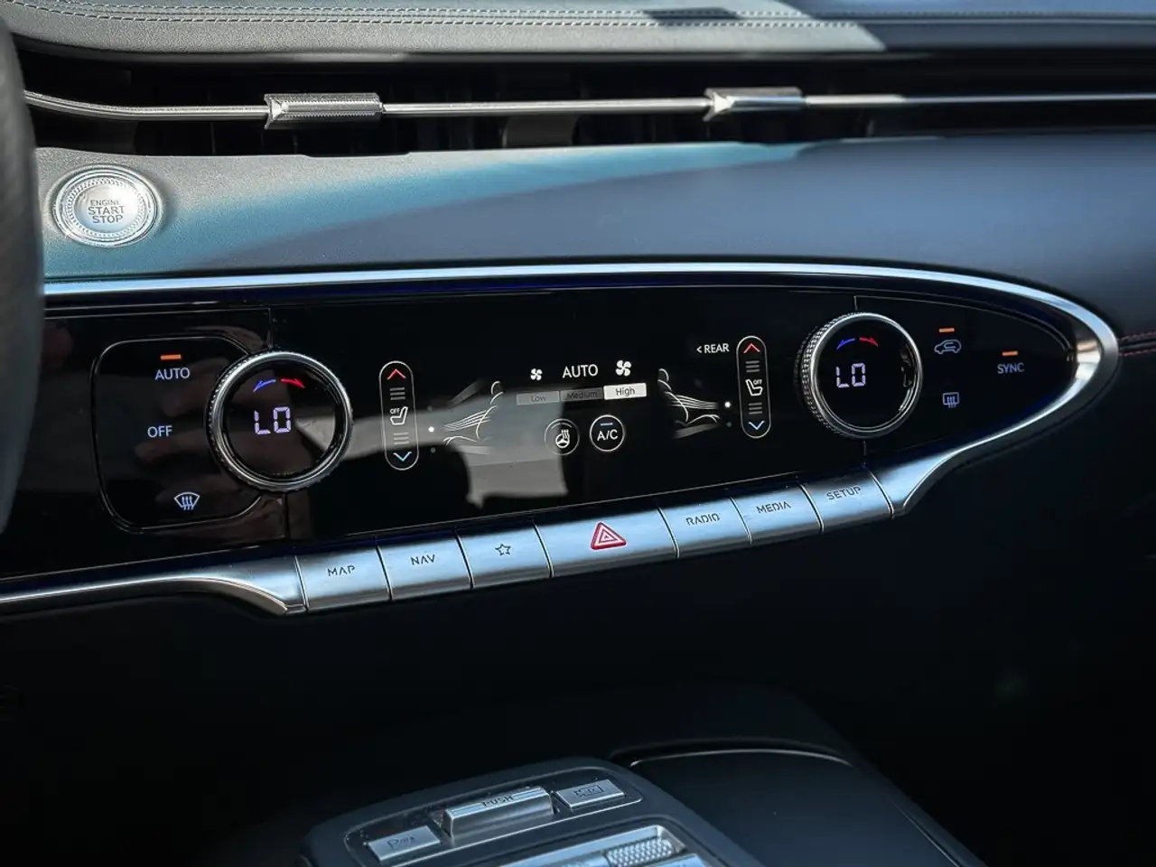 Genesis GV70 - Image 26