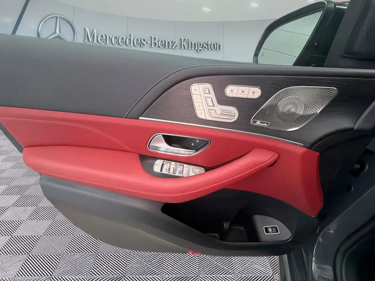 Mercedes-Benz GLE - Image 9
