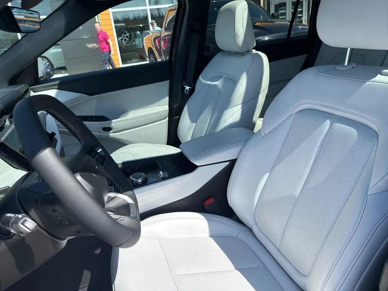 Jeep Cherokee - Image 14