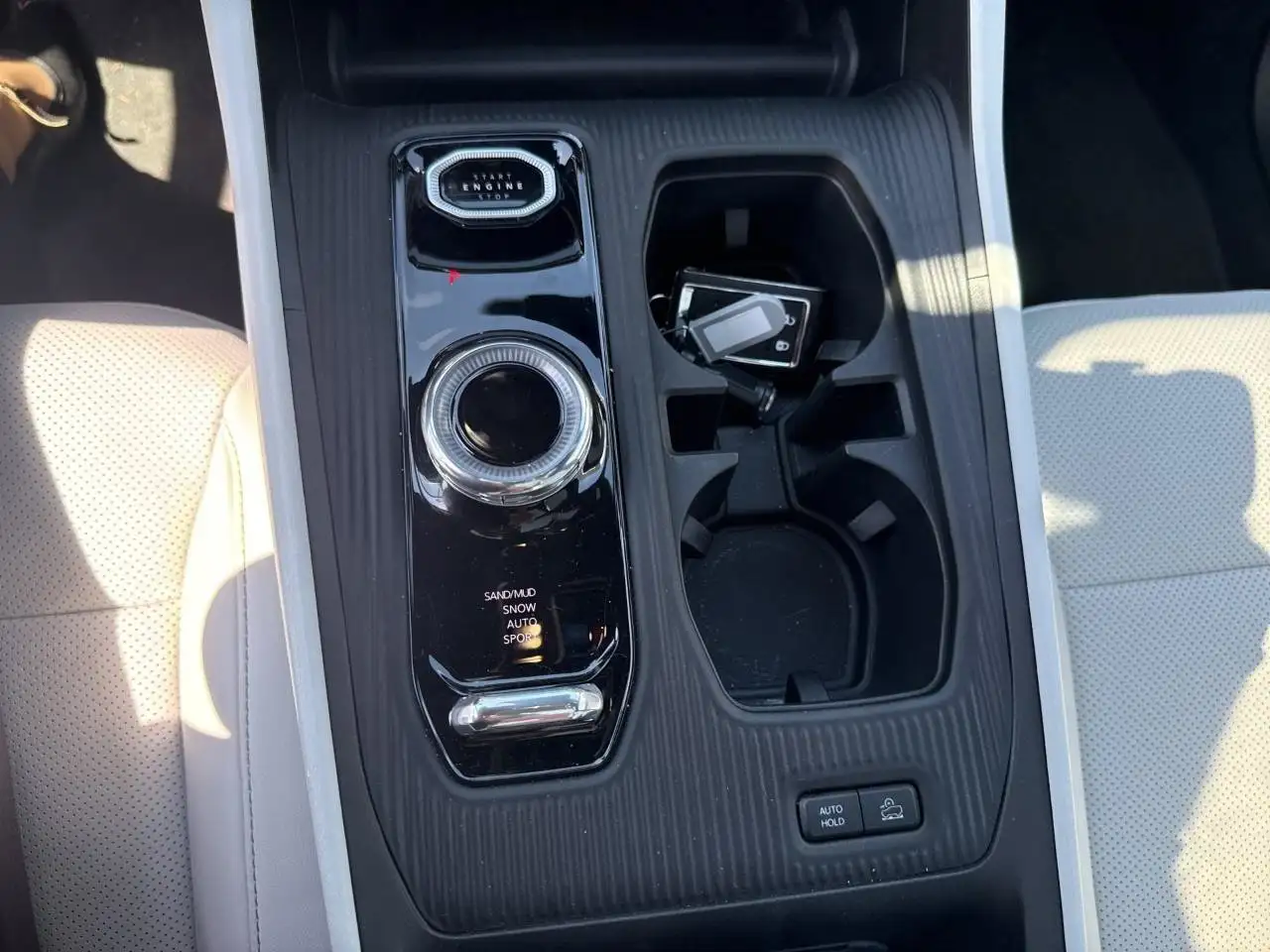 Jeep Cherokee - Image 26