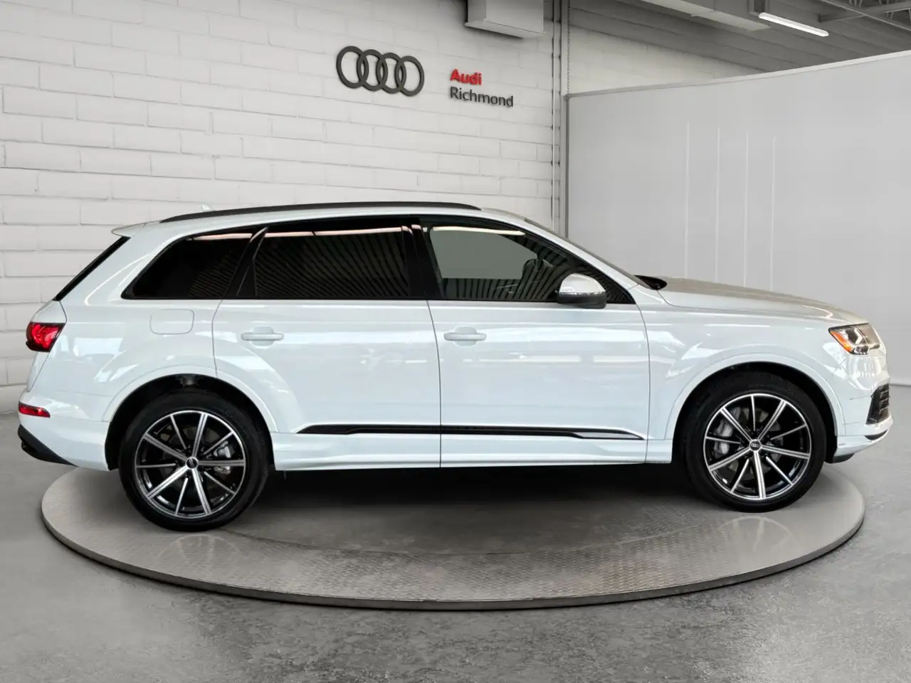 Audi Q7 - Image 4