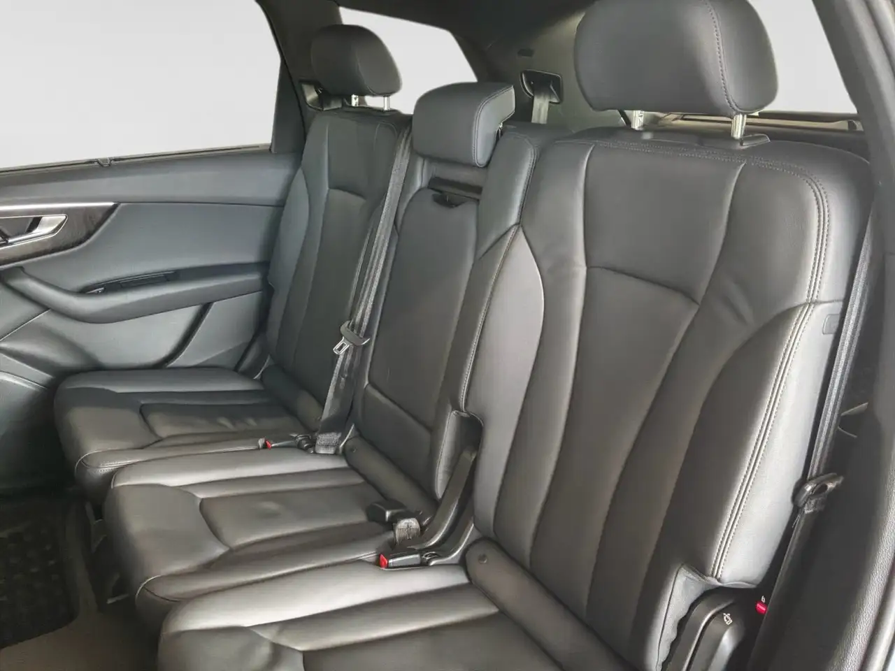 Audi Q7 - Image 20