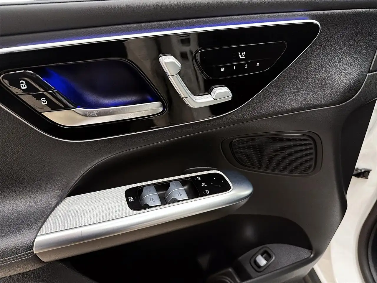 Mercedes-Benz GLC - Image 11