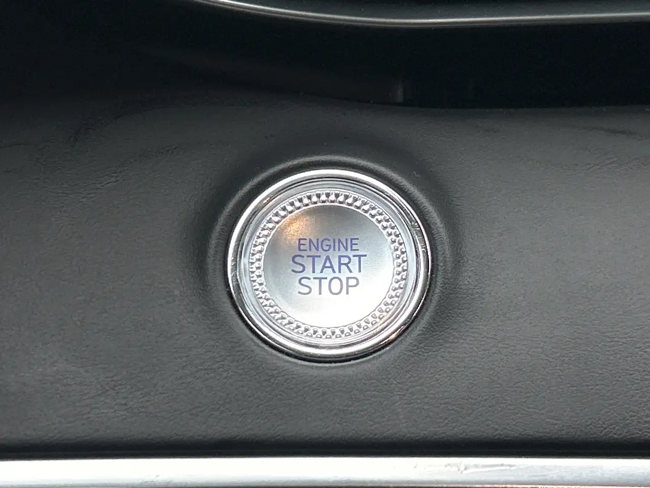 Genesis GV70 - Image 28