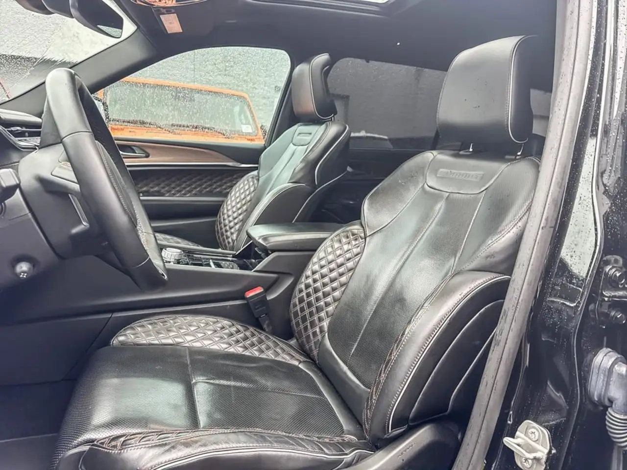 Jeep Grand Cherokee - Image 19
