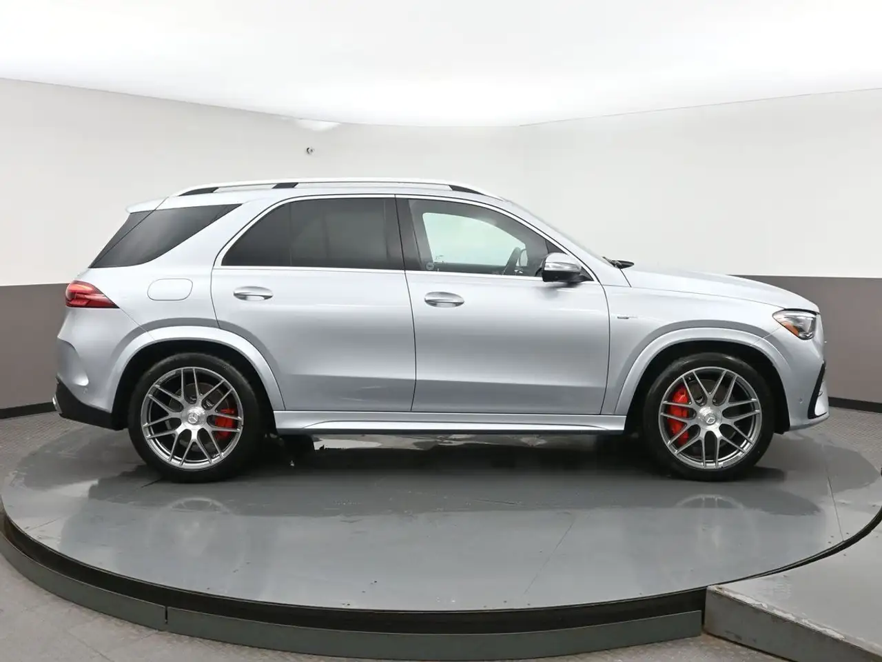 Mercedes-Benz GLE - Image 40