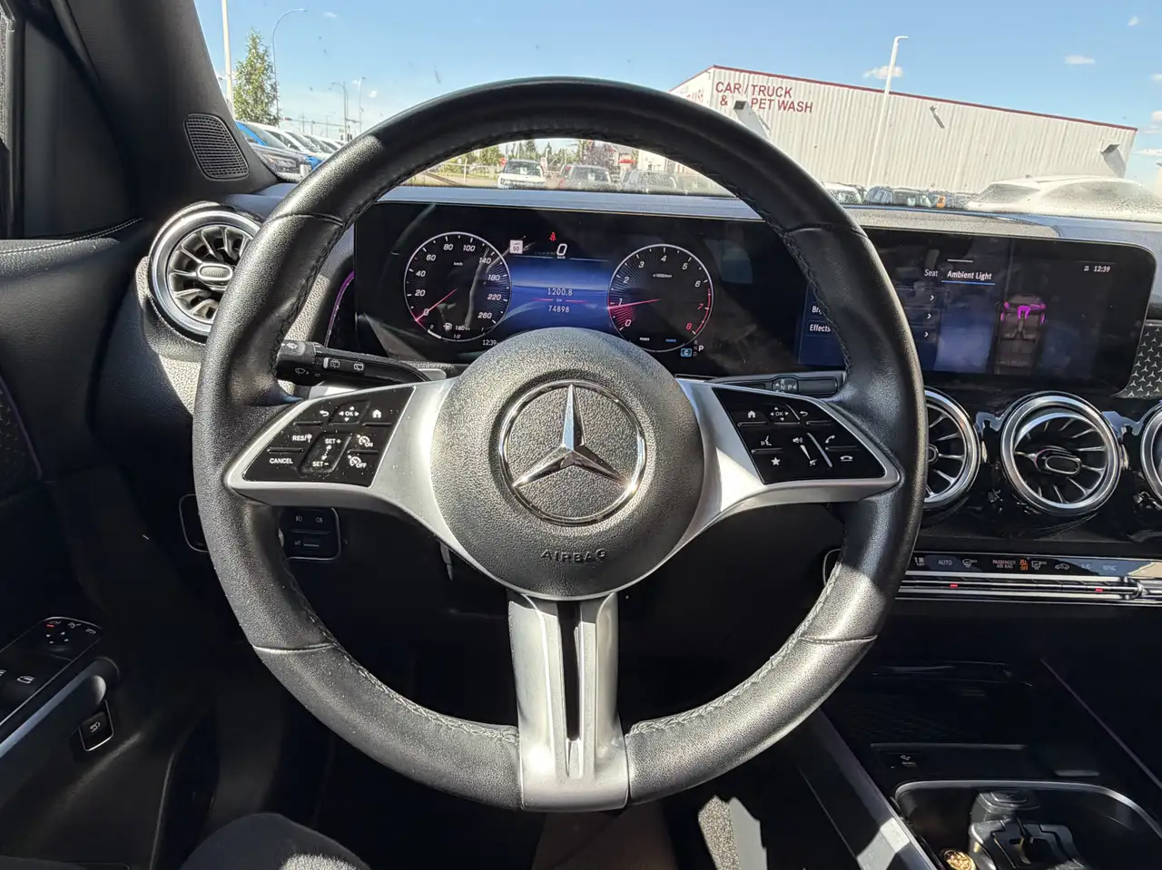 Mercedes-Benz GLB - Image 16