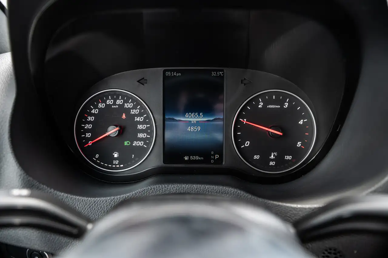 Mercedes-Benz Sprinter - Image 18