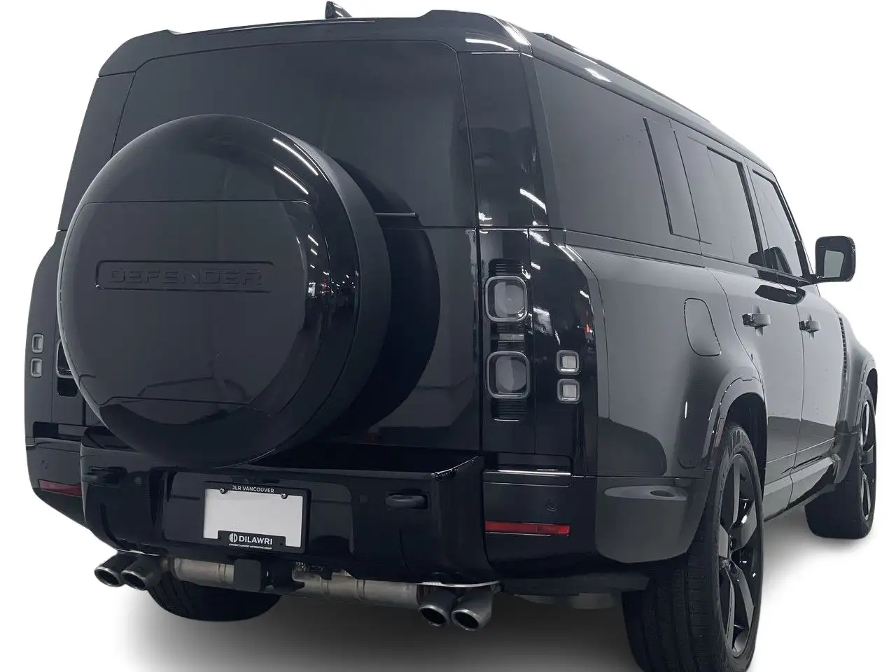 Land Rover Defender - Image 13