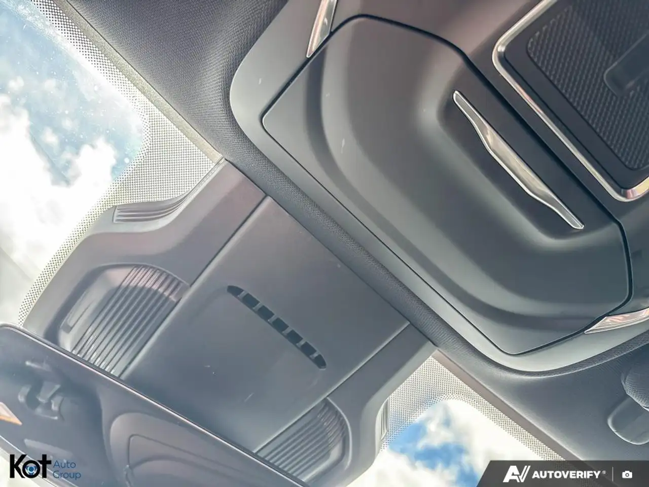 Jeep Cherokee - Image 20