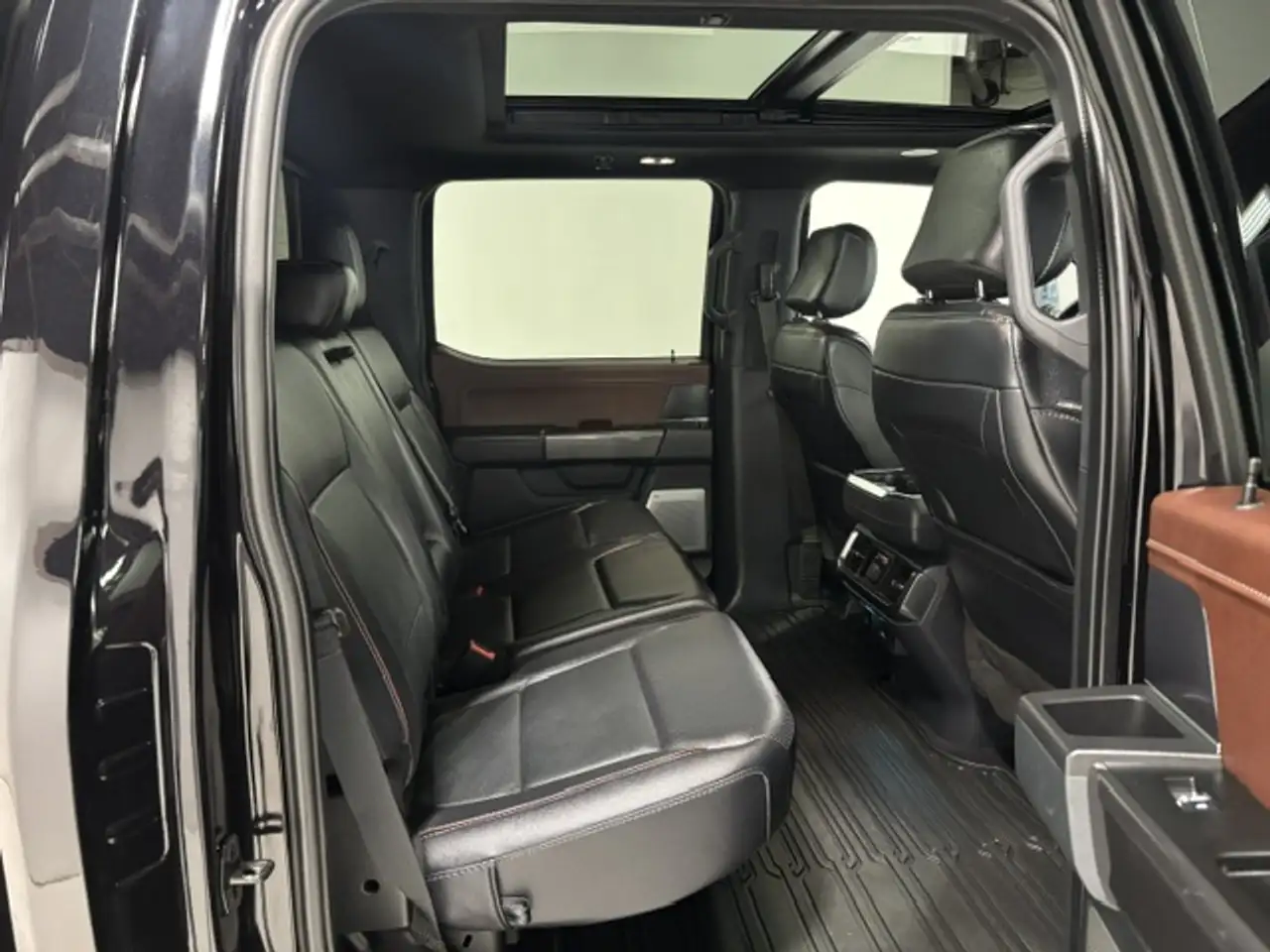 Ford F-150 - Image 24