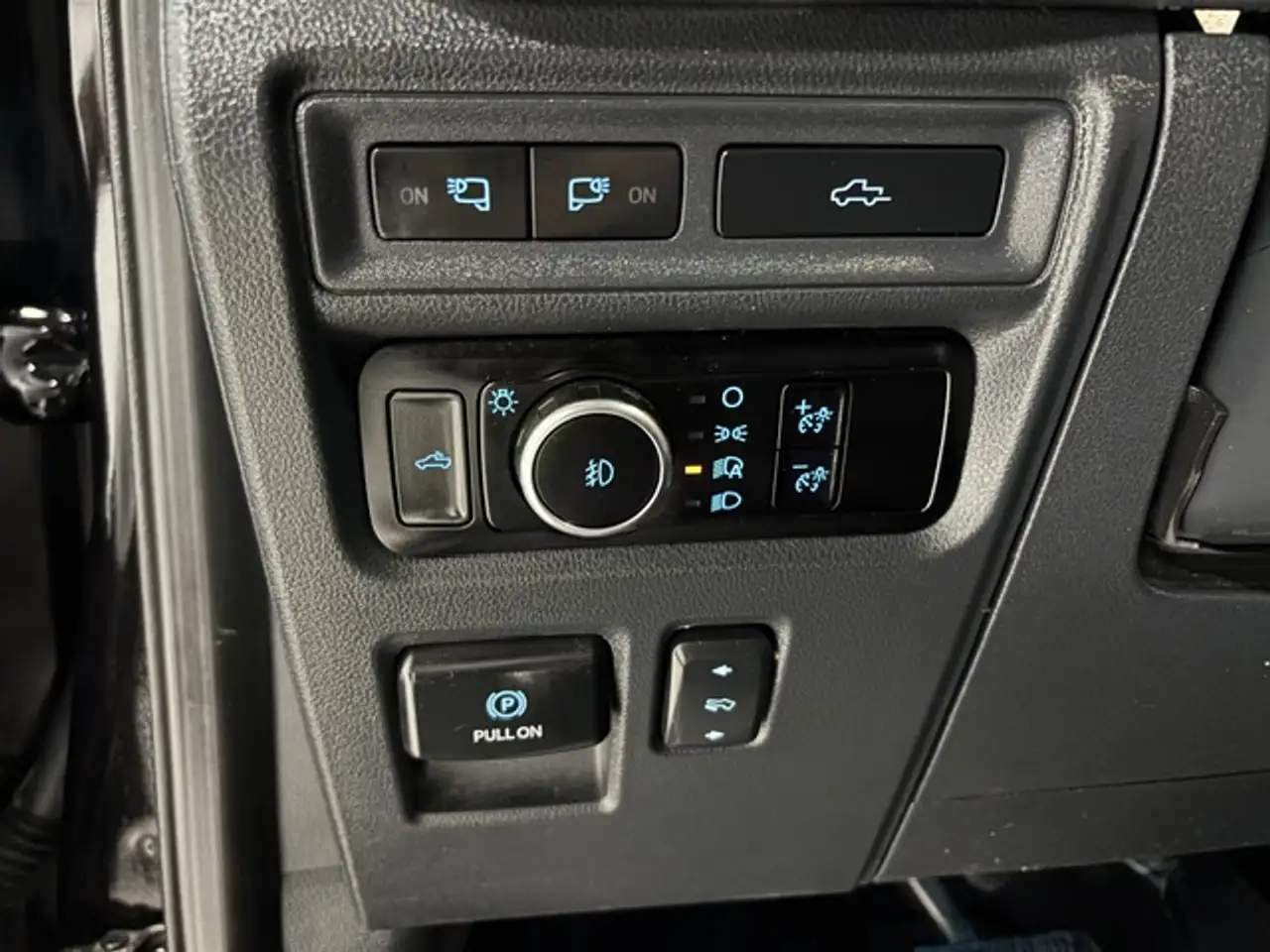 Ford F-150 - Image 14