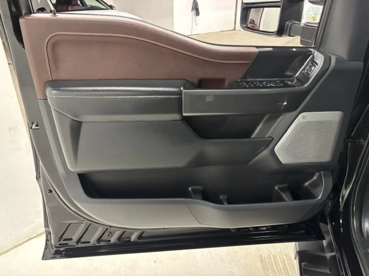 Ford F-150 - Image 12