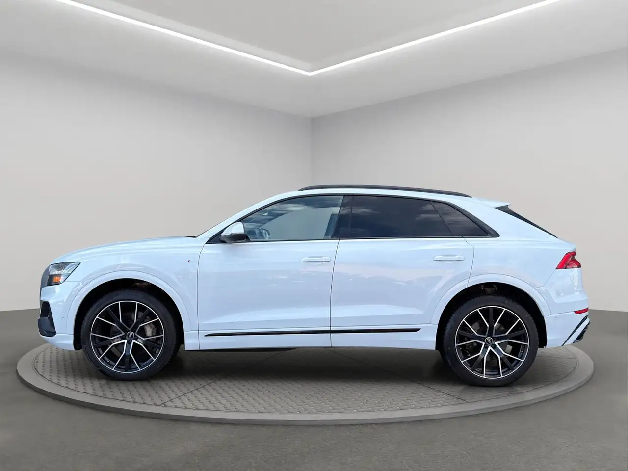 Audi Q8 - Image 3