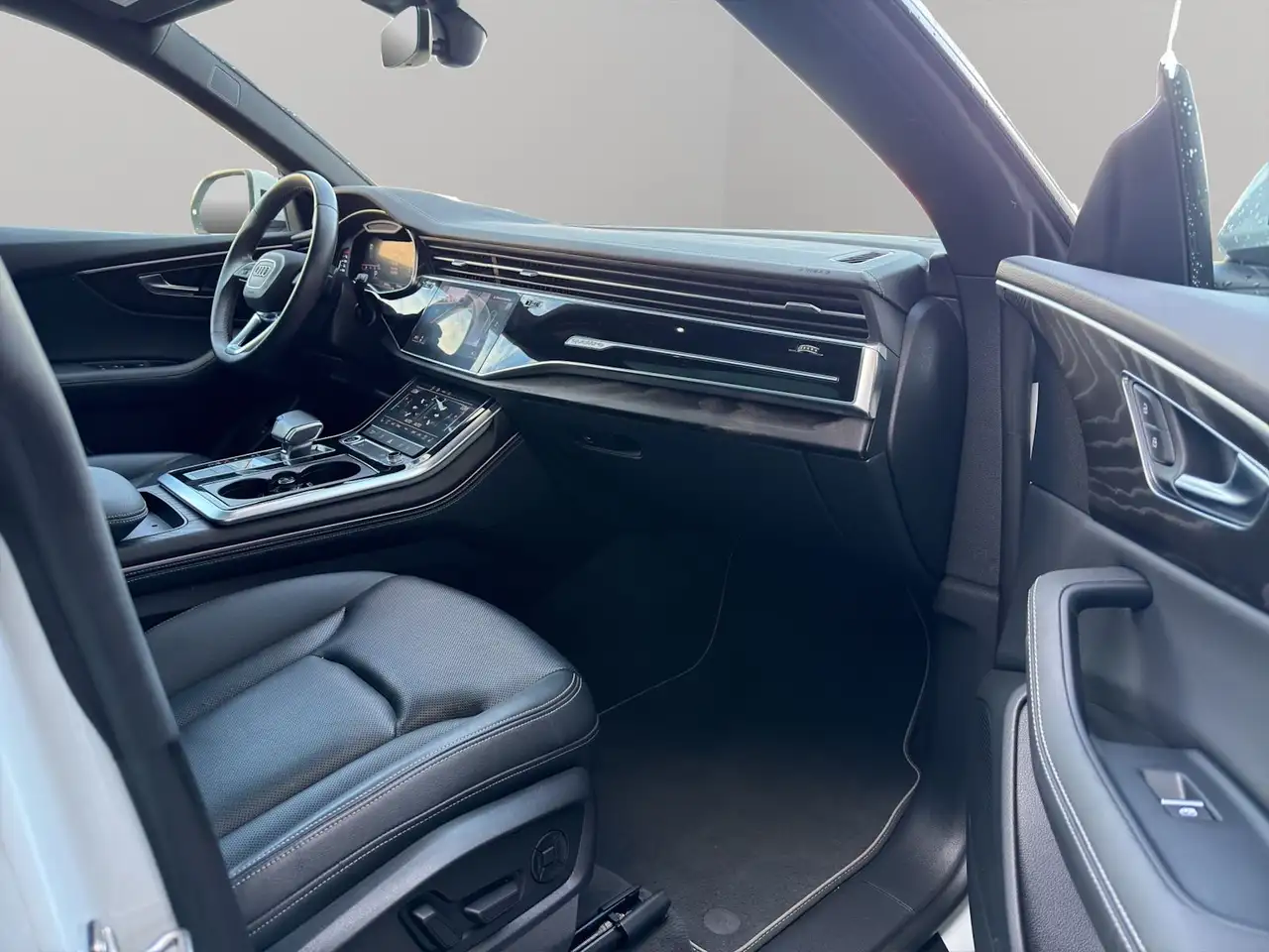 Audi Q8 - Image 20
