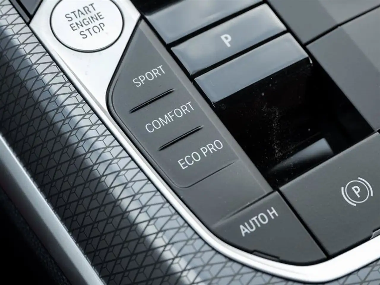 BMW 4 Series - Image 18