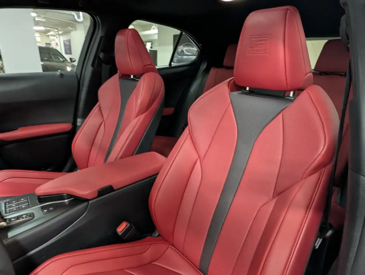 Lexus UX 300h - Image 11