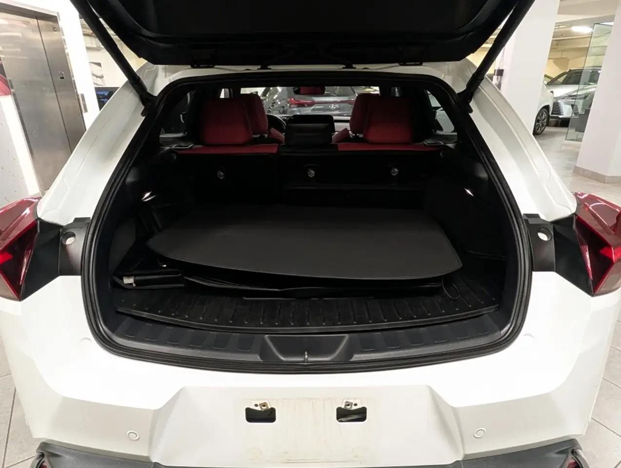 Lexus UX 300h - Image 26