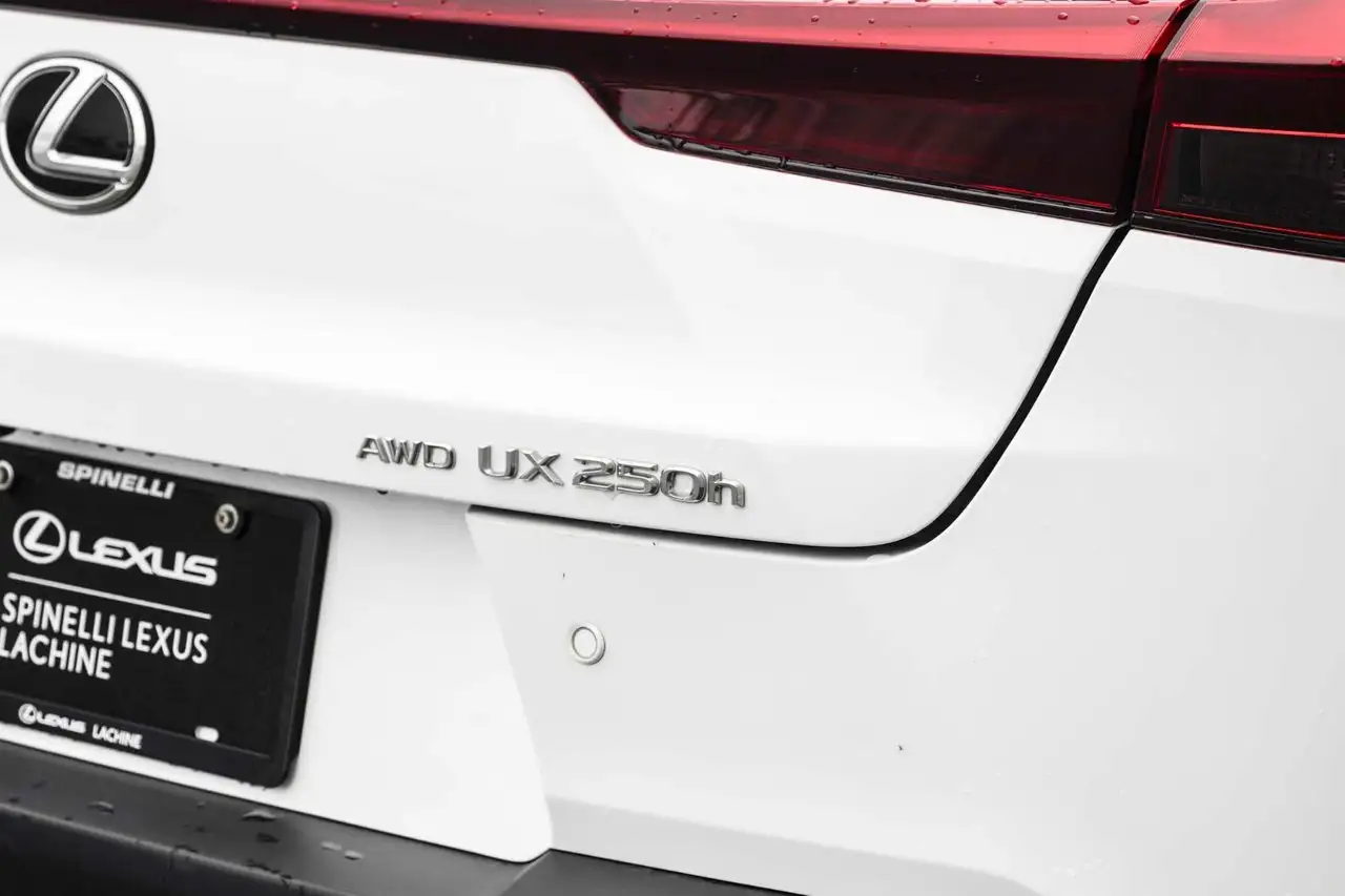 Lexus UX - Image 14