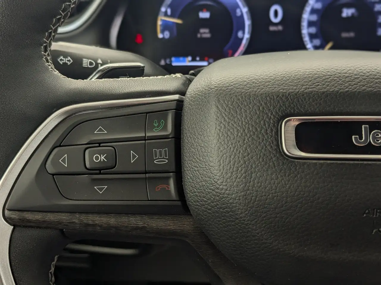 Jeep Grand Cherokee - Image 17