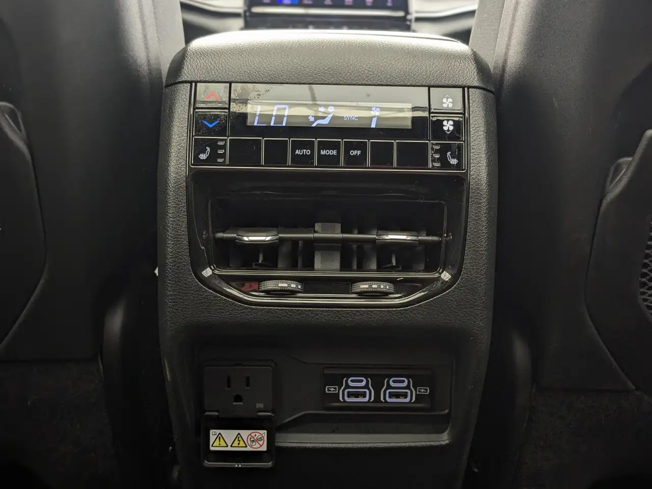 Jeep Grand Cherokee - Image 29