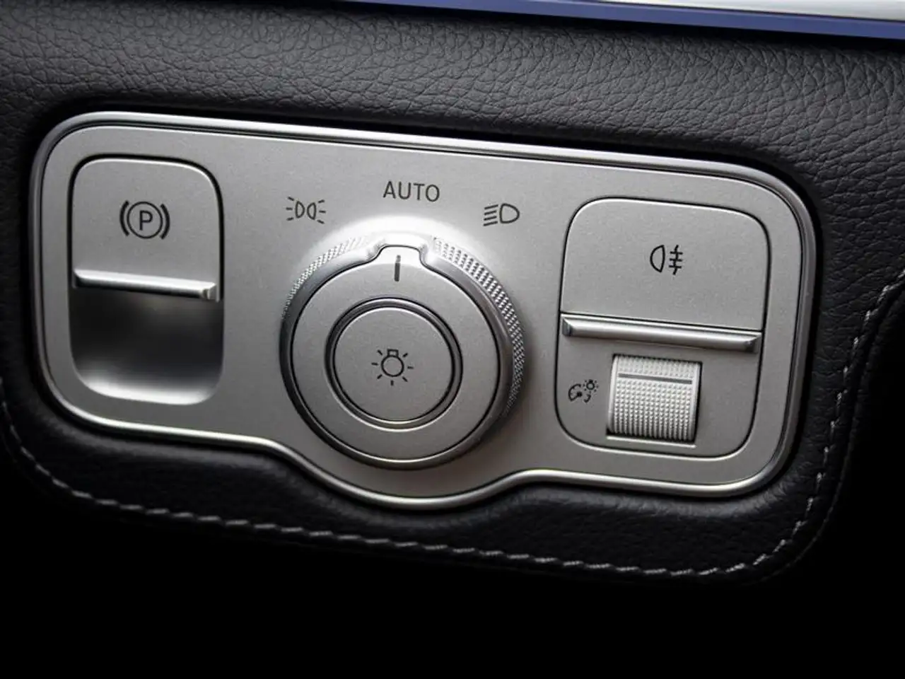 Mercedes-Benz GLE - Image 11