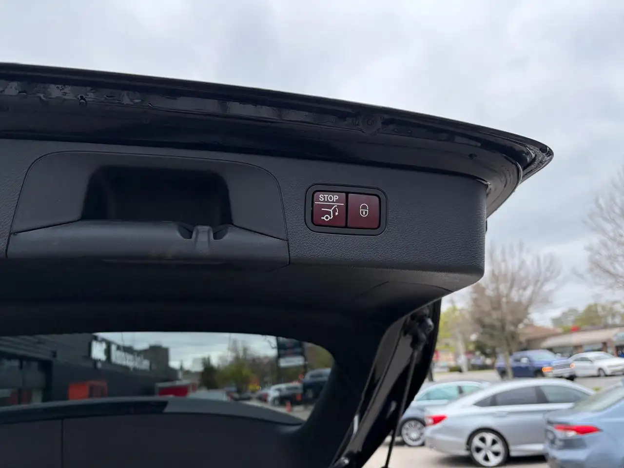 Mercedes-Benz GLC - Image 29