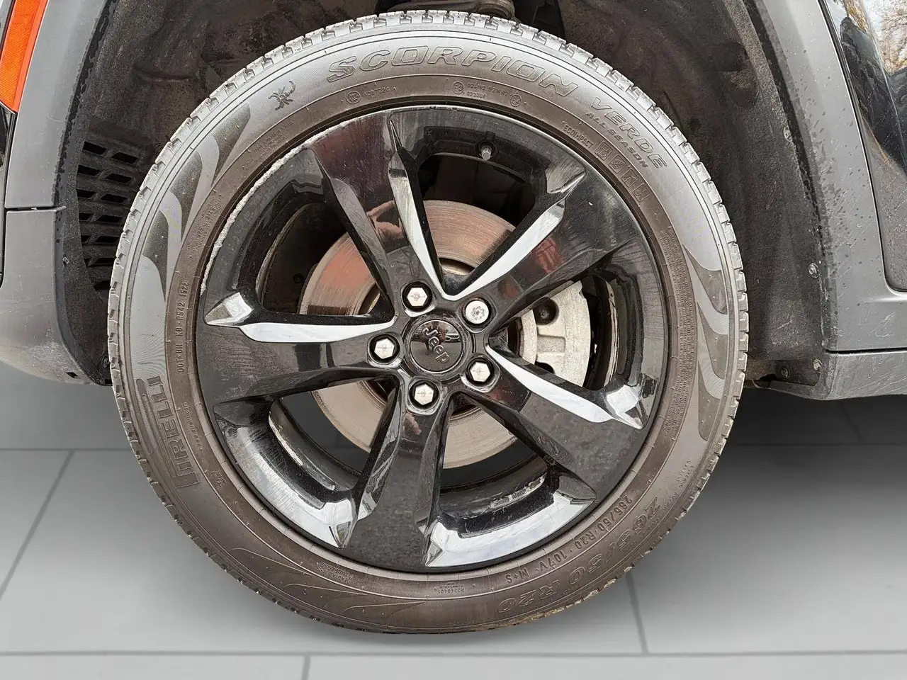 Jeep Grand Cherokee - Image 11