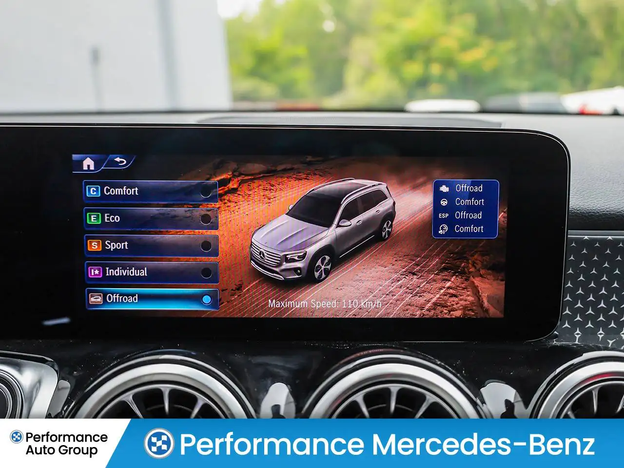Mercedes-Benz GLB - Image 24