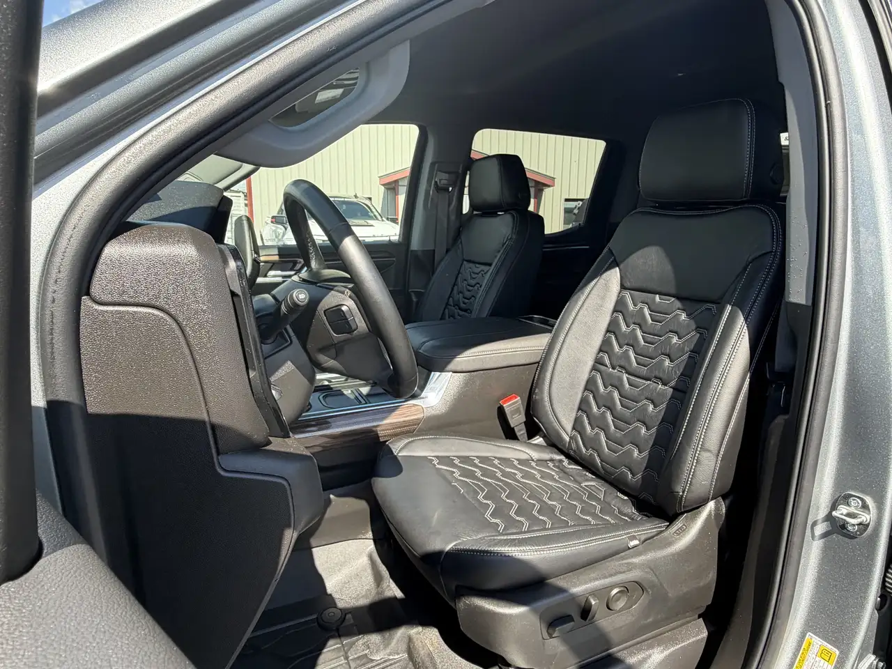Chevrolet Silverado 1500 - Image 15
