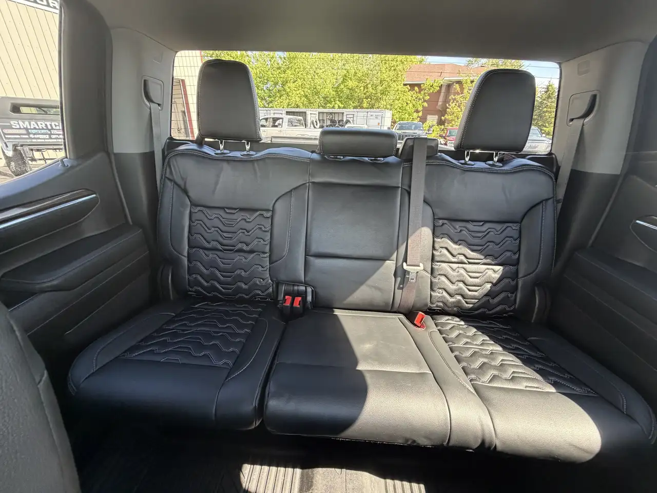 Chevrolet Silverado 1500 - Image 26