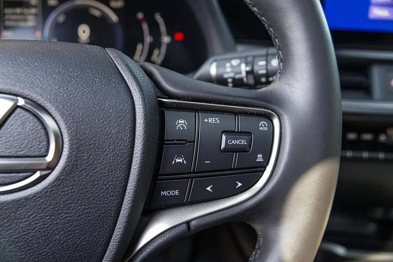 Lexus UX - Image 21