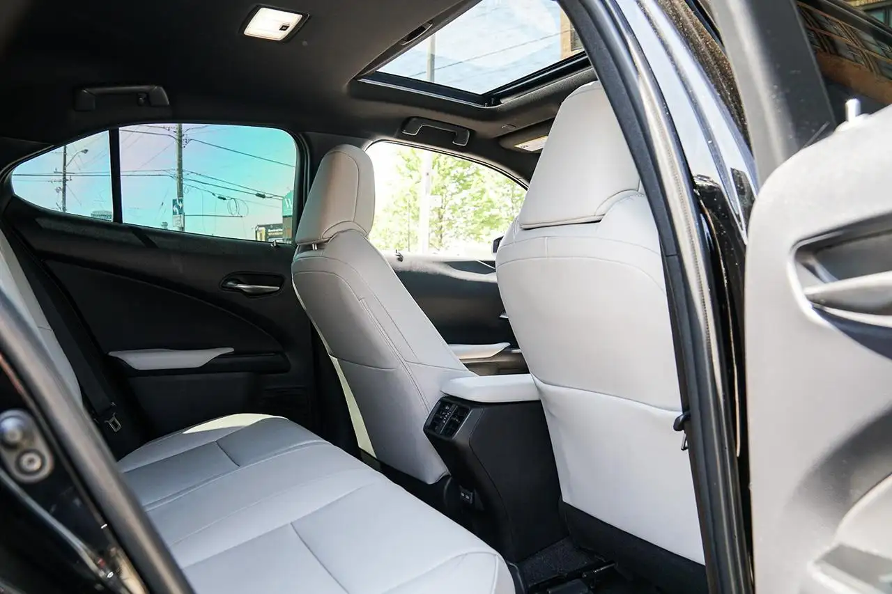 Lexus UX - Image 14