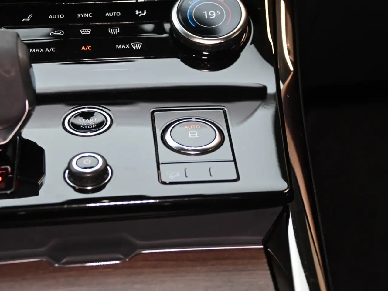 Land Rover Range Rover Sport - Image 24