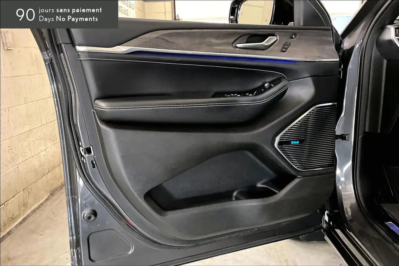 Jeep Grand Cherokee - Image 18