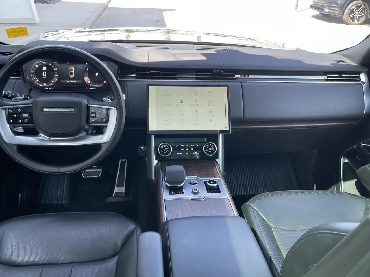 Land Rover Range Rover - Image 29