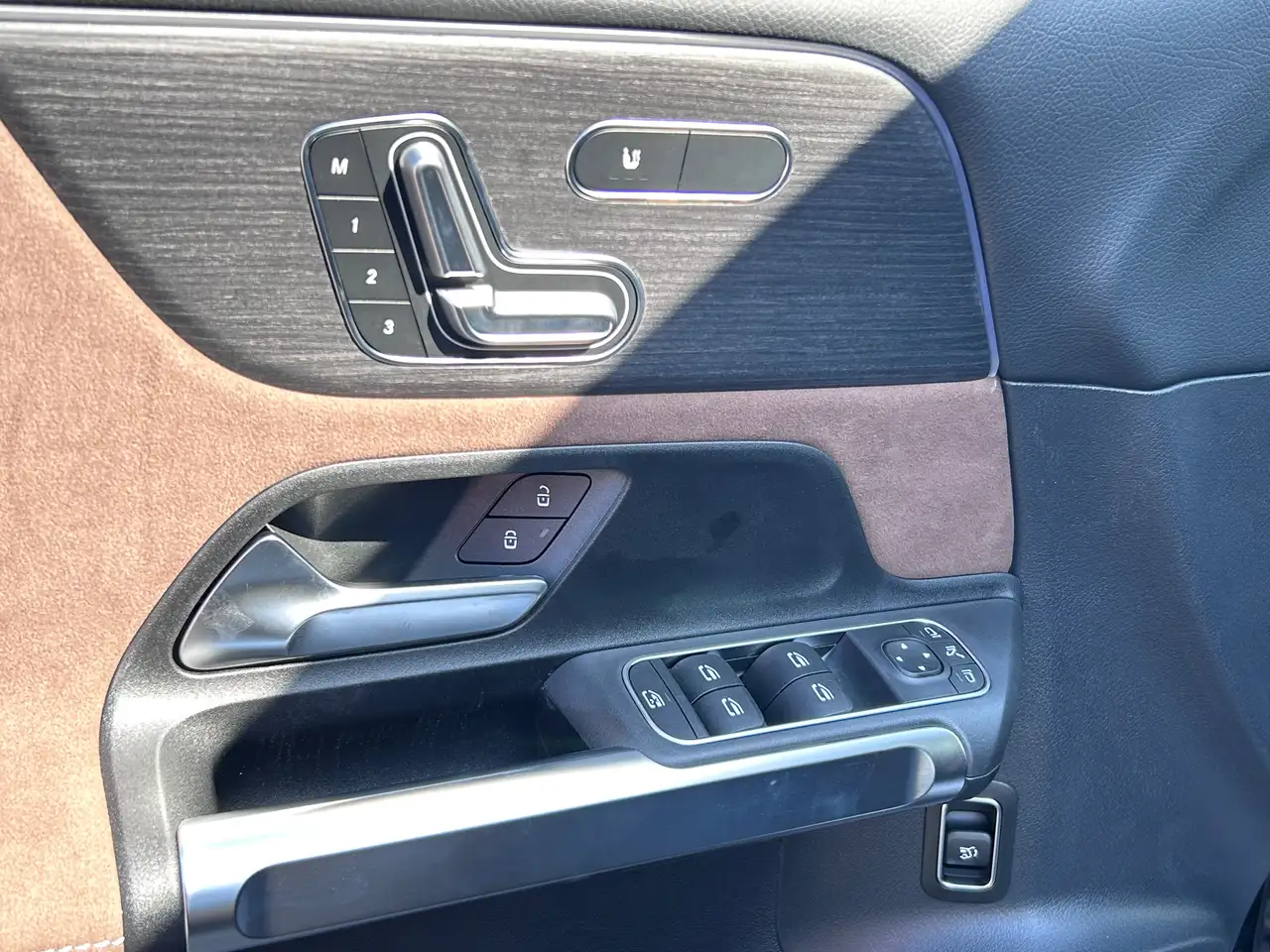 Mercedes-Benz GLB - Image 11