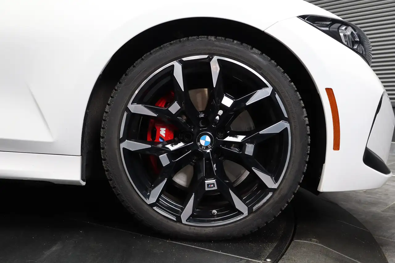 BMW 3 Series - Image 9