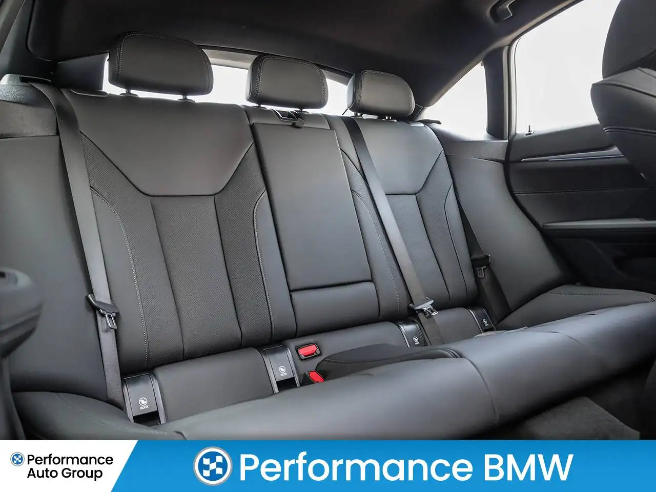 BMW i4 - Image 14
