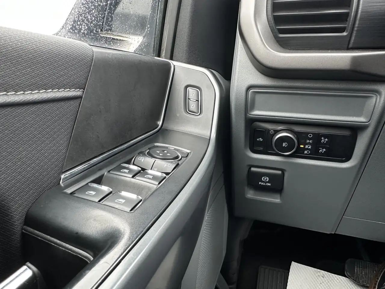 Ford F-150 - Image 27