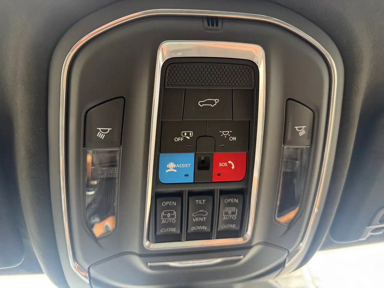 Jeep Grand Cherokee - Image 32