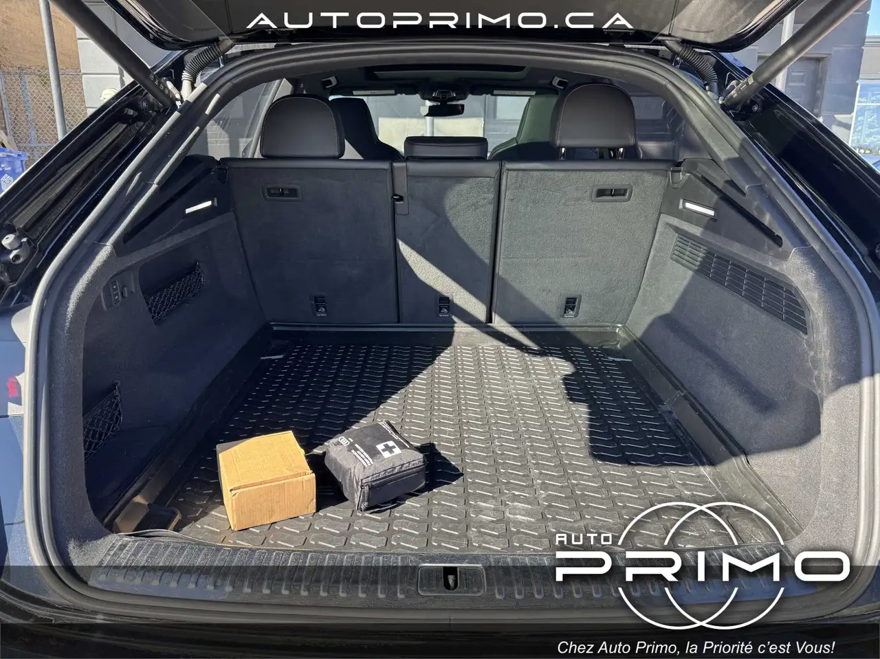 Audi RS Q8 - Image 18