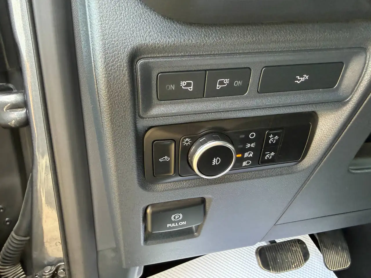 Ford F-150 - Image 11