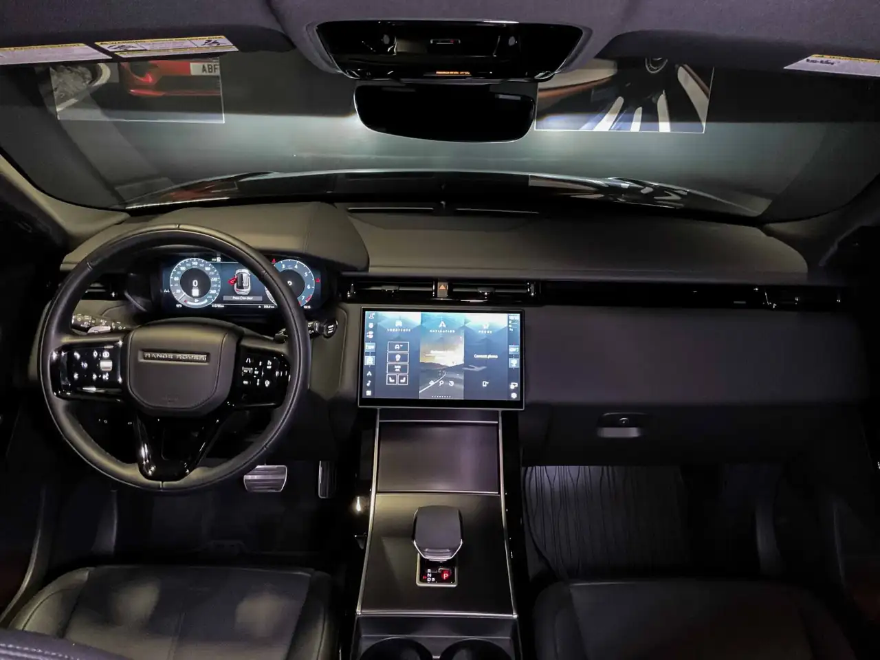 Land Rover Range Rover Velar - Image 17