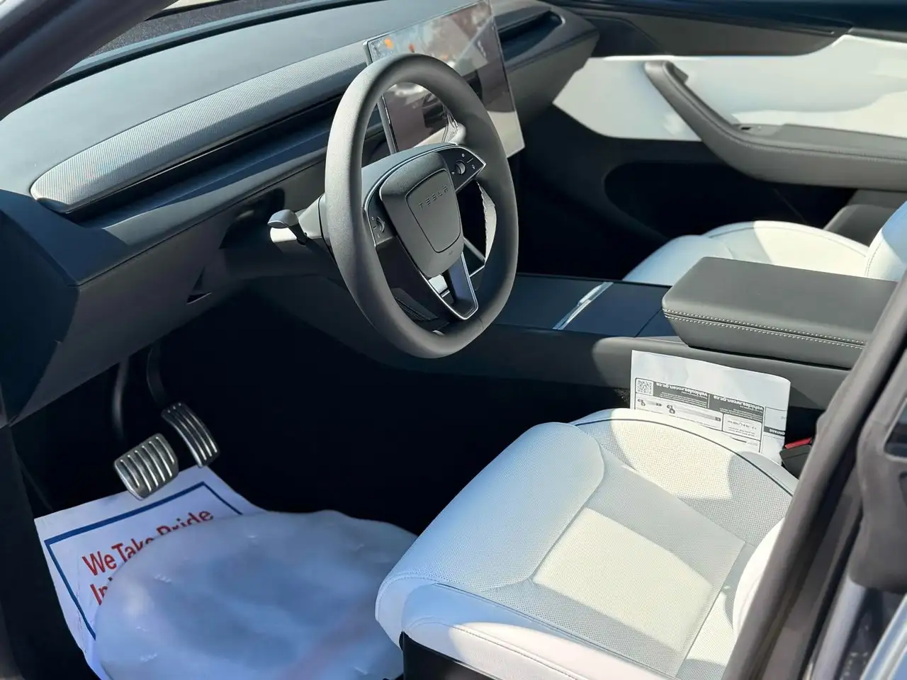 Tesla Model Y - Image 2