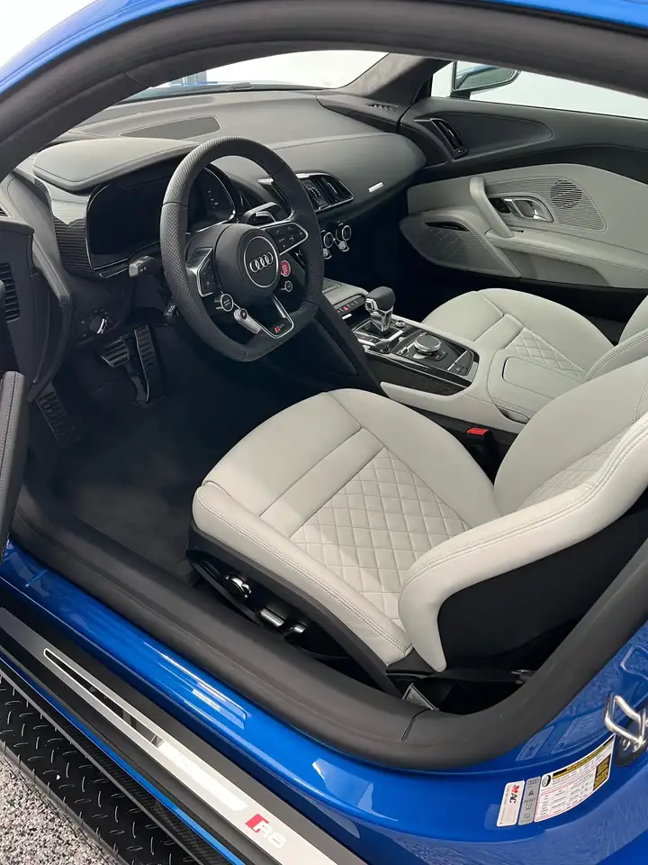 Audi R8 - Image 5