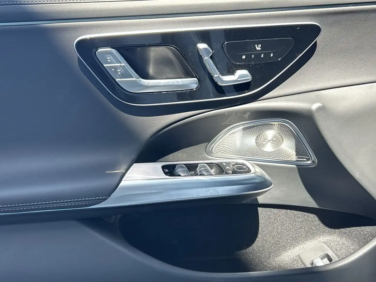 Mercedes-Benz E-Class - Image 21