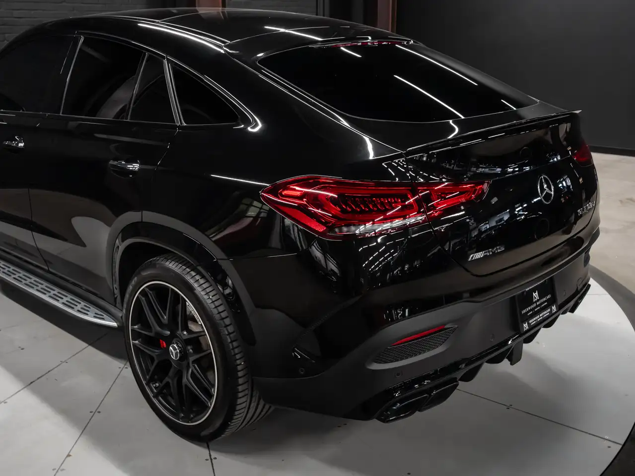 Mercedes-Benz GLE - Image 22