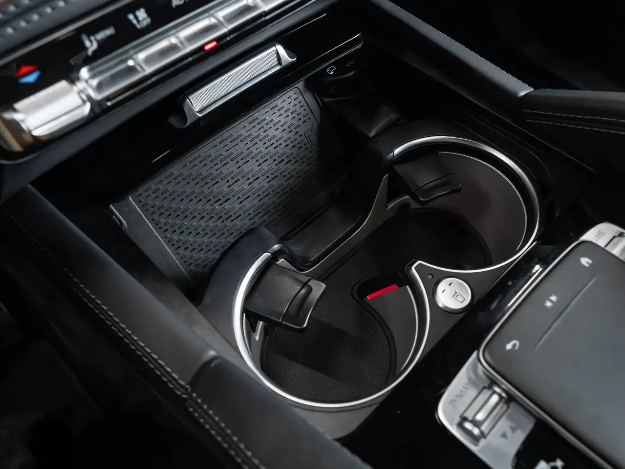 Mercedes-Benz GLE - Image 49