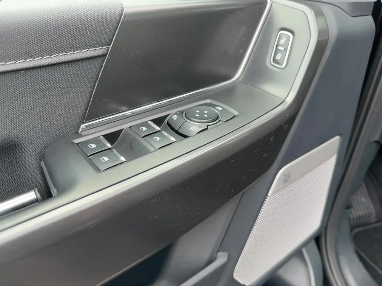 Ford F-150 - Image 23